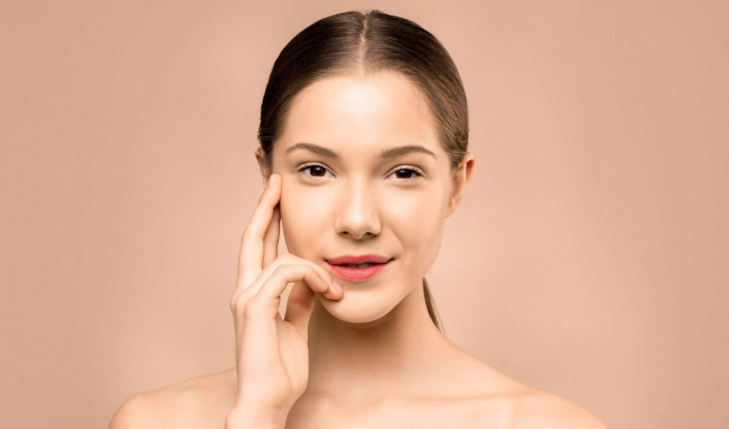 AstaDaily Astaxanthin protects the skin on a cellular level against oxidation, inflammation, DNA damage and the cells’ mitochondria.  Topical creams and lotions have been aggressively promoted by cosmetic marketers. However, the majority of the products